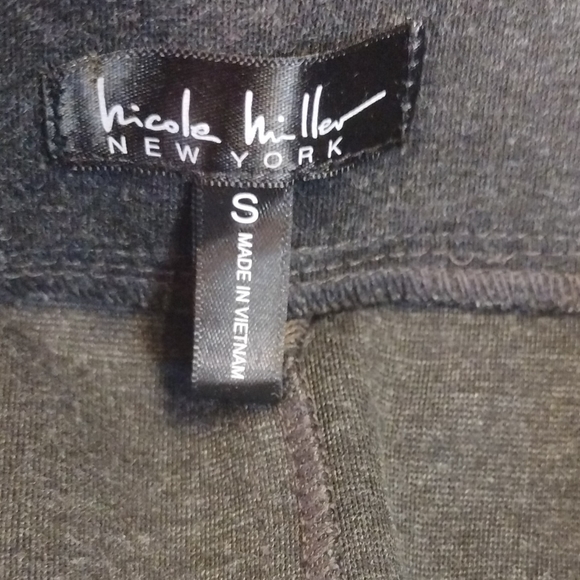 Nicole Miller NY Gray Pencil Skirt - Size Small - Picture 3 of 3